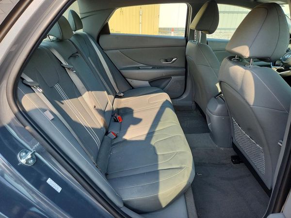 2024 HYUNDAI ELANTRA