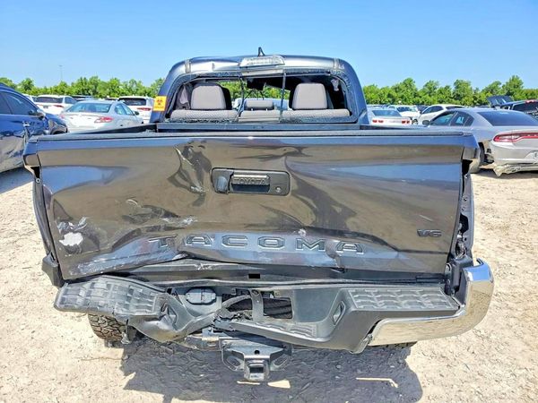 2022 TOYOTA TACOMA SR5