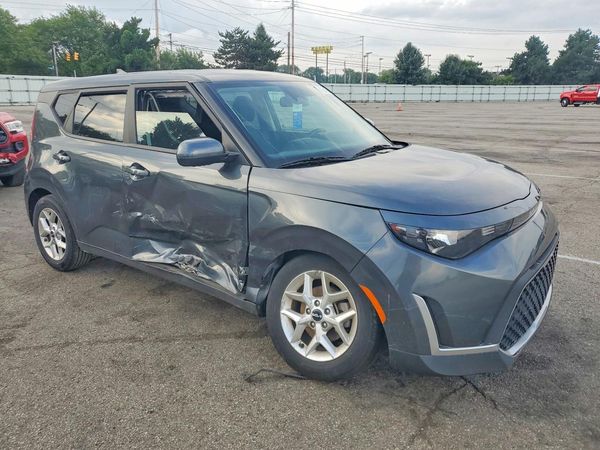 2023 KIA SOUL LX, S — Passenger 3/4
