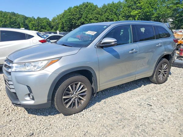 2017 TOYOTA HIGHLANDER SE/XLE
