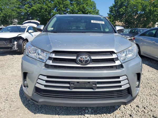 2017 TOYOTA HIGHLANDER SE/XLE