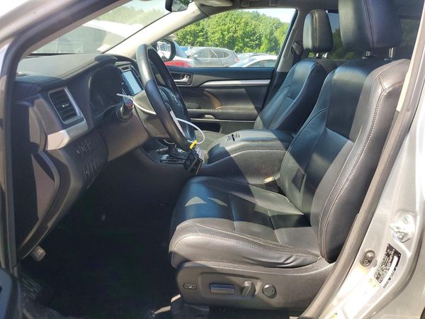 2017 TOYOTA HIGHLANDER SE/XLE