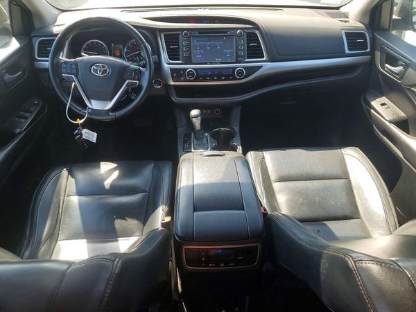 2017 TOYOTA HIGHLANDER SE/XLE