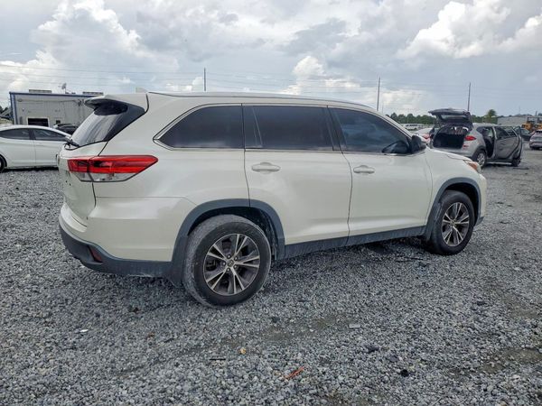 2019 TOYOTA HIGHLANDER LE/LE Plus