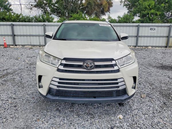 2019 TOYOTA HIGHLANDER LE/LE Plus