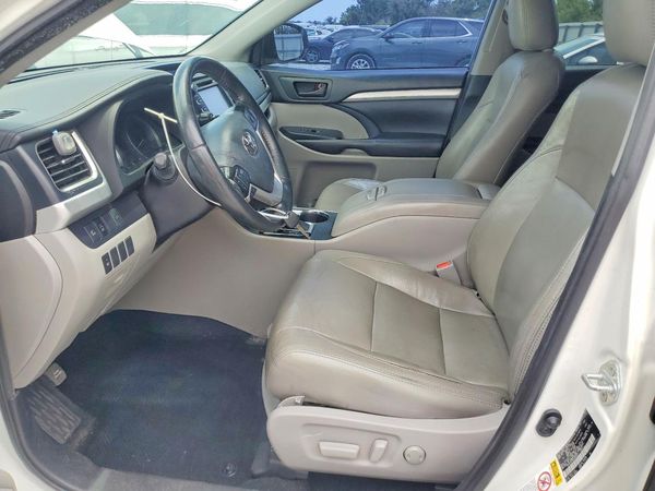 2019 TOYOTA HIGHLANDER LE/LE Plus