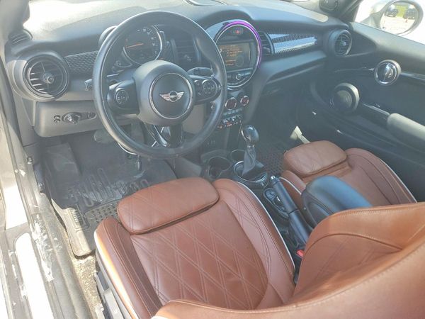 2017 MINI COOPER