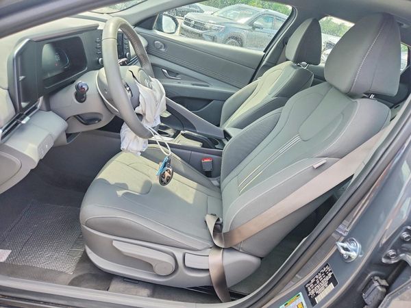 2025 HYUNDAI ELANTRA