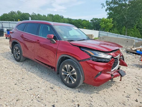 2021 TOYOTA HIGHLANDER XLE Nav — Passenger 3/4