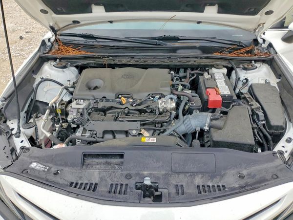 2023 TOYOTA CAMRY SE — Engine bay