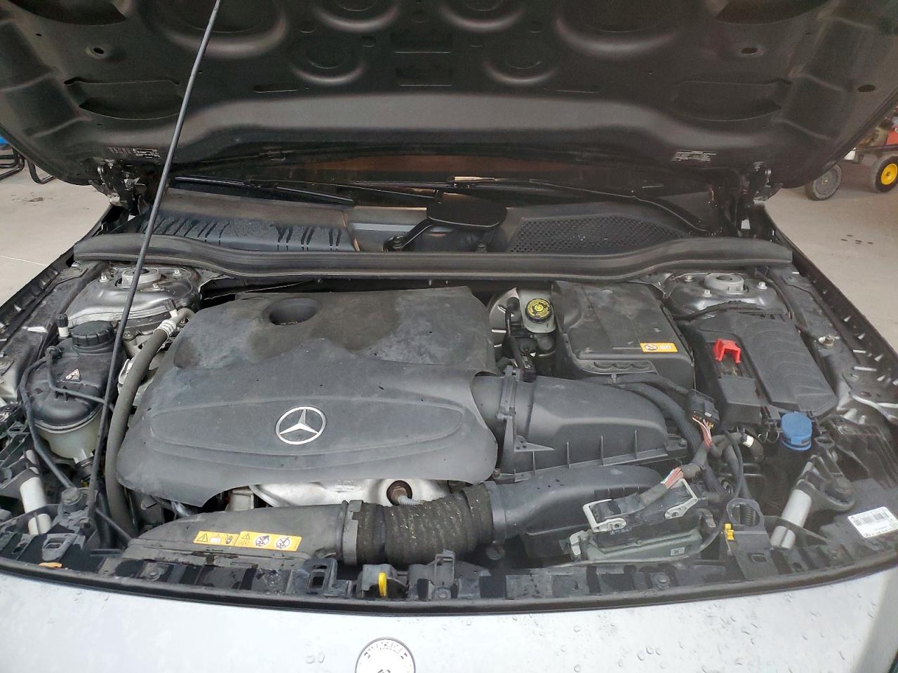 2015 MERCEDES-BENZ GLA GLA250