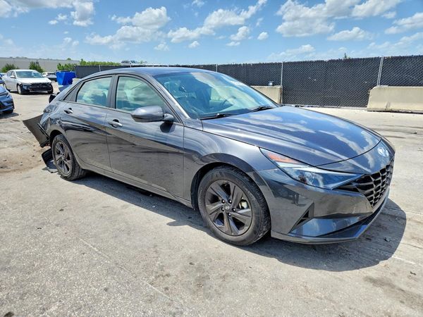 2022 HYUNDAI ELANTRA SEL