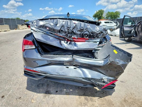 2022 HYUNDAI ELANTRA SEL