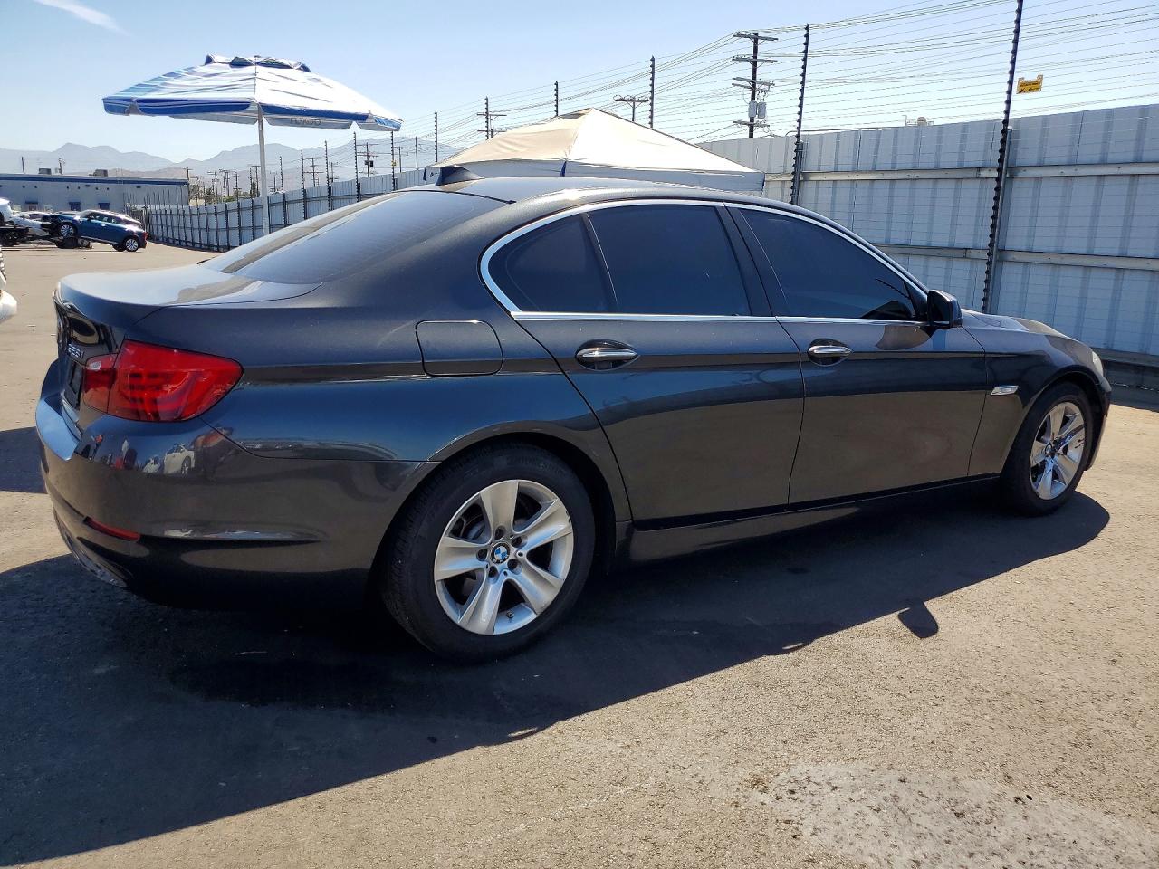 2011 BMW 528