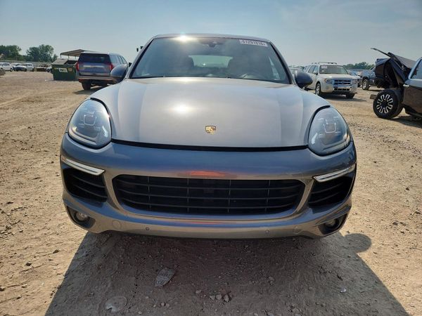 2016 PORSCHE CAYENNE