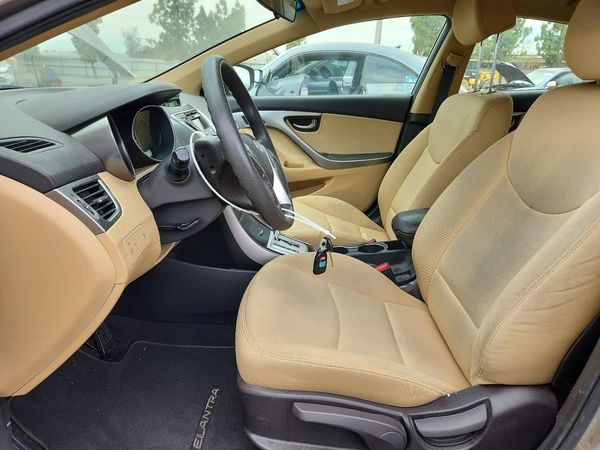 2012 HYUNDAI ELANTRA