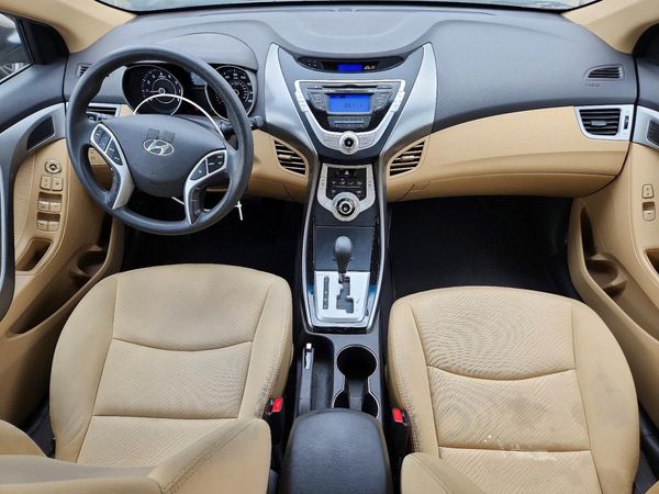 2012 HYUNDAI ELANTRA