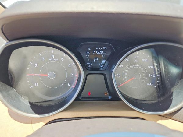 2012 HYUNDAI ELANTRA