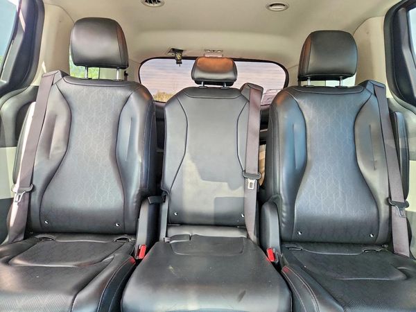 2024 KIA CARNIVAL EX