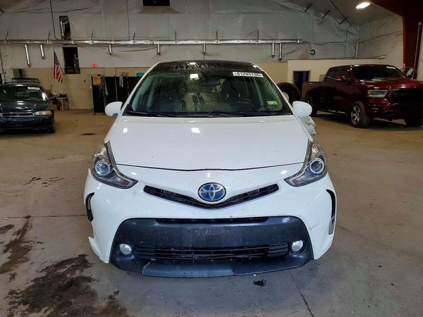 2016 TOYOTA PRIUS V