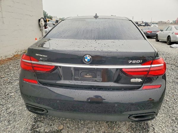 2016 BMW 750