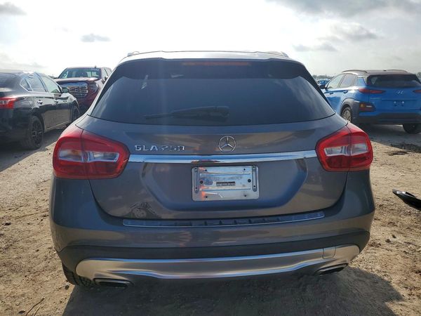 2016 MERCEDES-BENZ GLA GLA250