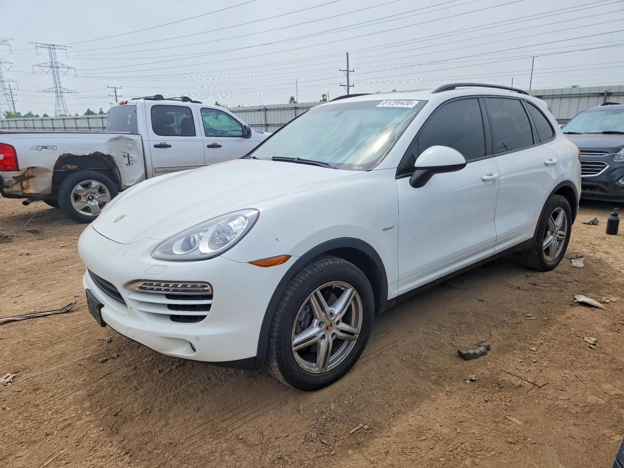 2014 PORSCHE CAYENNE