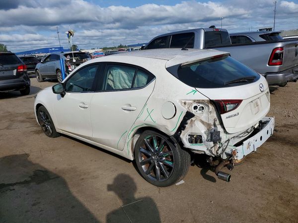 2018 MAZDA 3 Touring