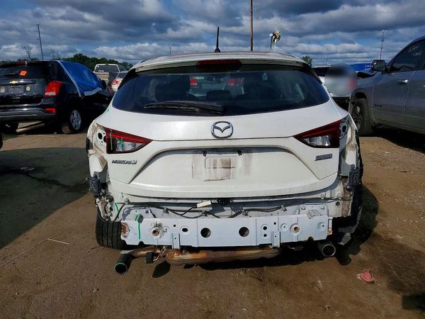 2018 MAZDA 3 Touring