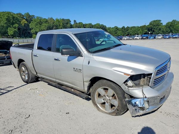 2018 RAM 1500 SLT