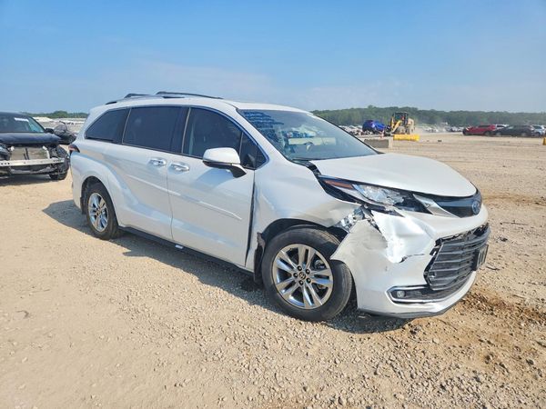 2022 TOYOTA SIENNA Limited