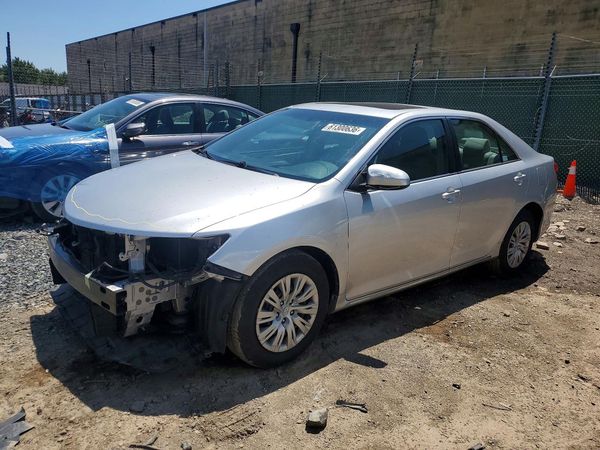 2012 TOYOTA CAMRY — Front 3/4