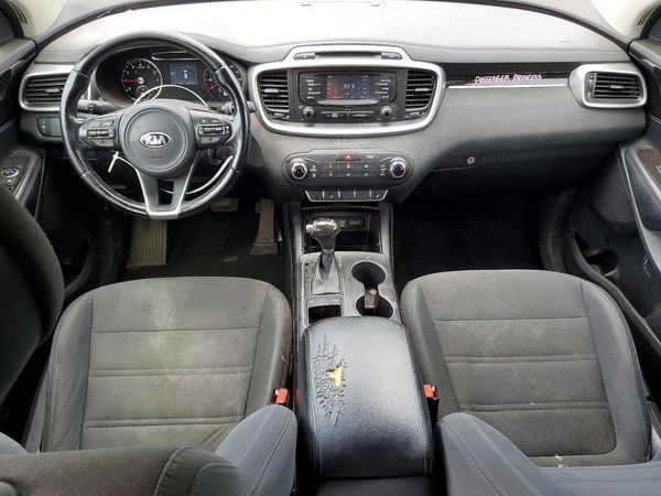 2016 KIA SORENTO L / LX