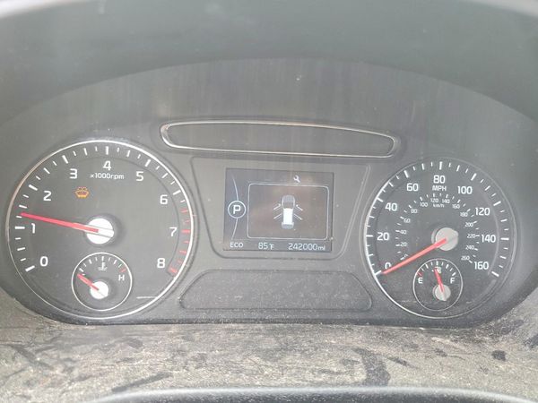 2016 KIA SORENTO L / LX