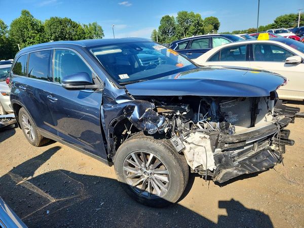 2019 TOYOTA HIGHLANDER SE/XLE — Passenger 3/4