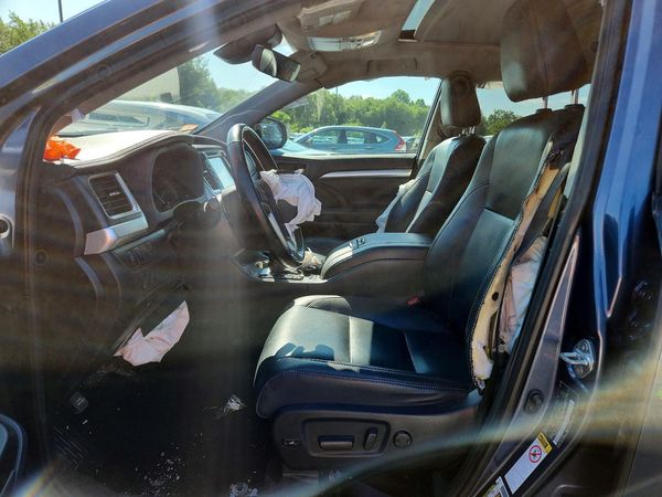 2019 TOYOTA HIGHLANDER SE/XLE — DENT