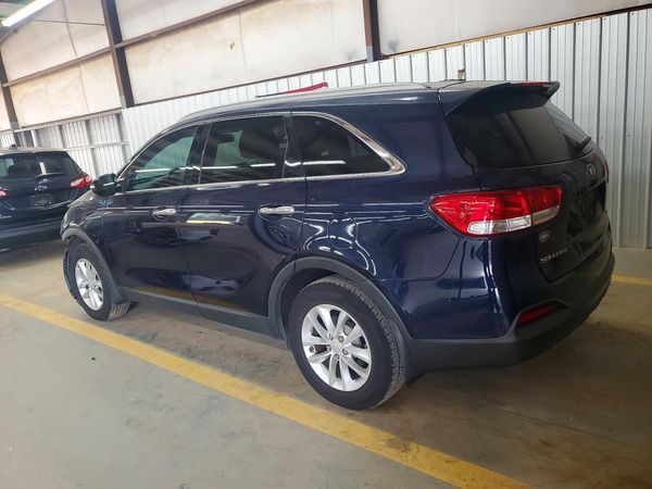 2016 KIA SORENTO L / LX