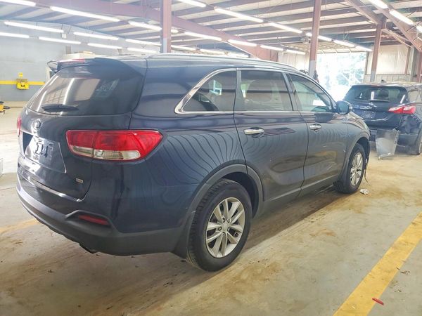 2016 KIA SORENTO L / LX
