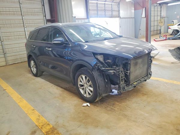 2016 KIA SORENTO L / LX