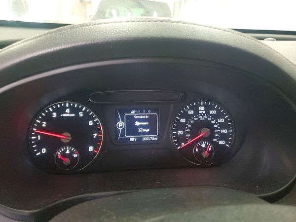 2016 KIA SORENTO L / LX