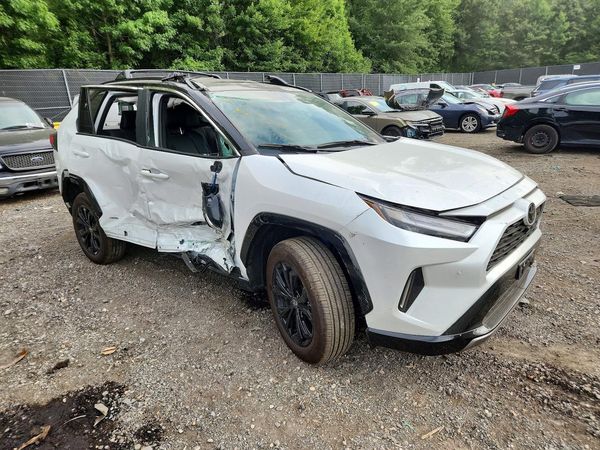 2025 TOYOTA RAV4 XSE