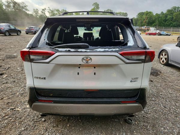 2025 TOYOTA RAV4 XSE