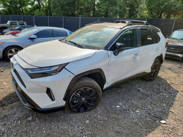 2025 TOYOTA RAV4 XSE