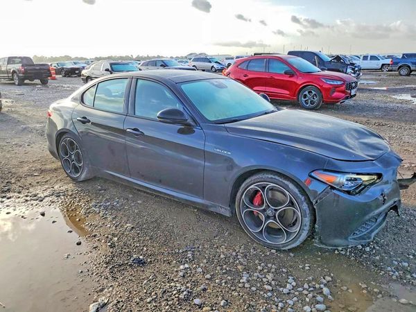 2023 ALFA ROMEO GIULIA TI RWD