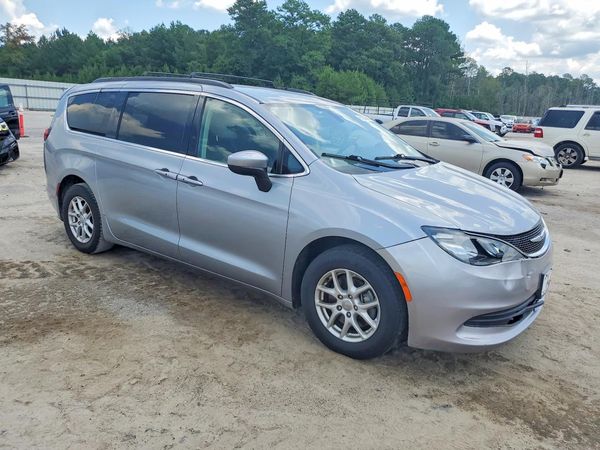 2020 CHRYSLER VOYAGER LXI