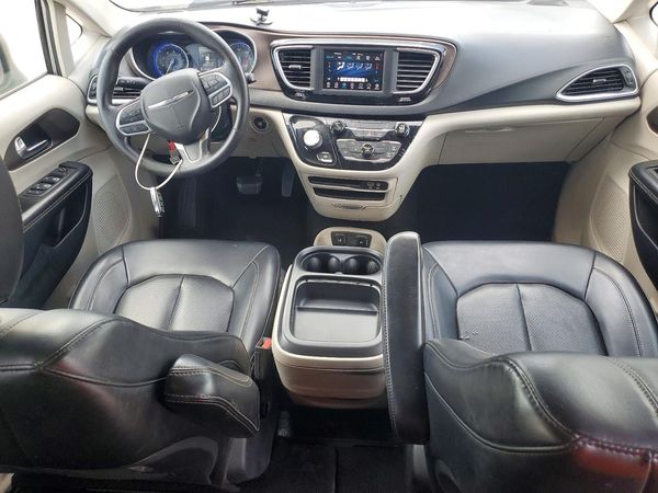 2020 CHRYSLER VOYAGER LXI
