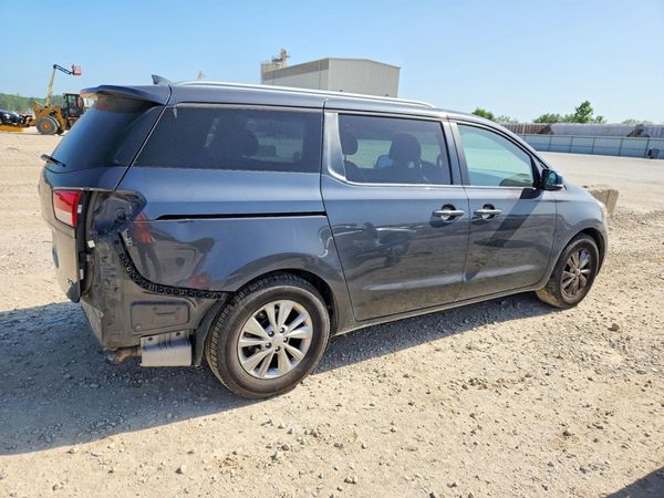 2017 KIA SEDONA LX