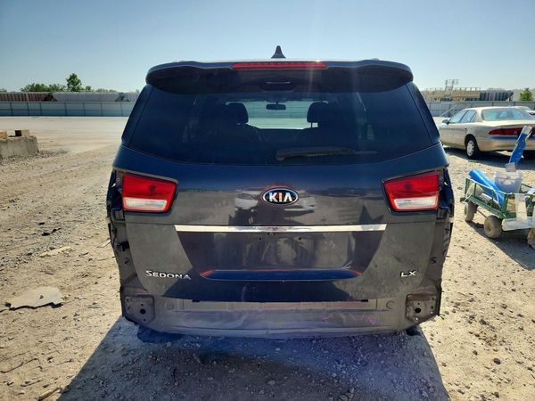 2017 KIA SEDONA LX