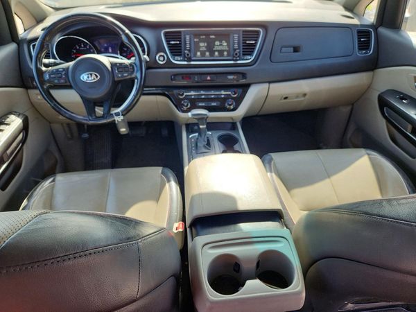 2017 KIA SEDONA LX