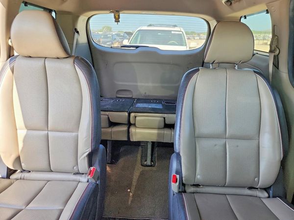 2017 KIA SEDONA LX